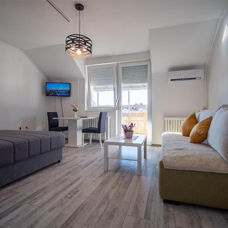 Apartman Sara Lejlighed Novi Sad Eksteriør billede