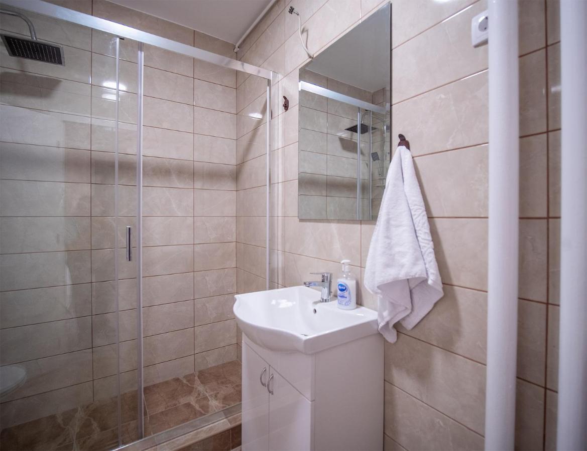 Apartman Sara Lejlighed Novi Sad Eksteriør billede