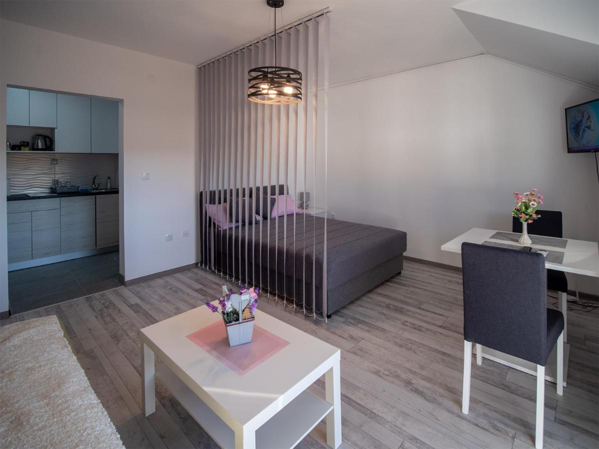 Apartman Sara Lejlighed Novi Sad Eksteriør billede